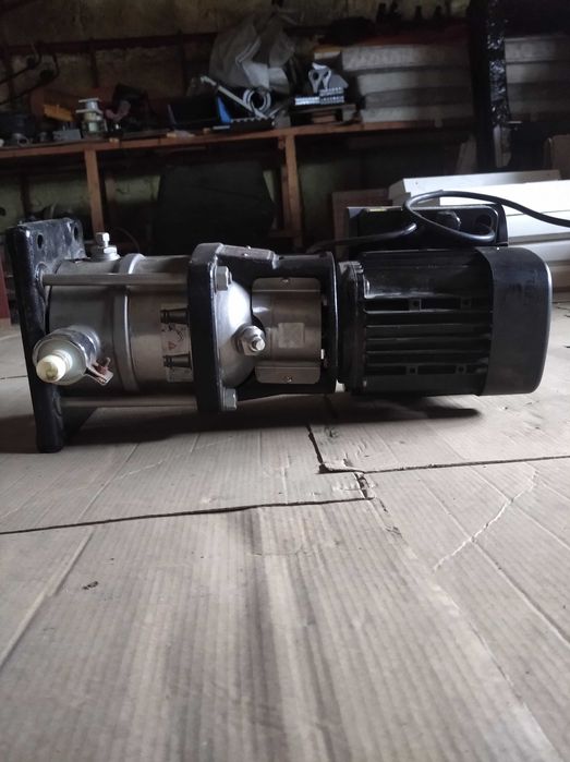 Pompa Grundfos CRNE3-5 50Hz, H31,9m, 3m3/h, 25 Bar