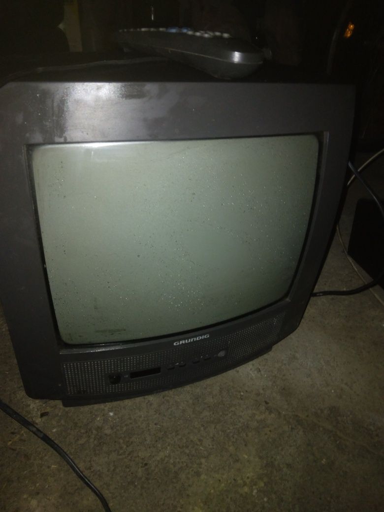 Telewizory unitra , grundig , philips.