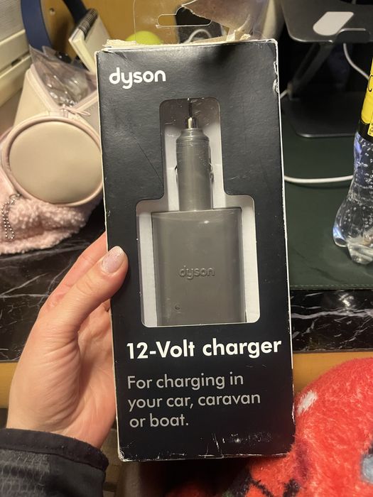 Ładowarka samochodowa Dyson V6-V8