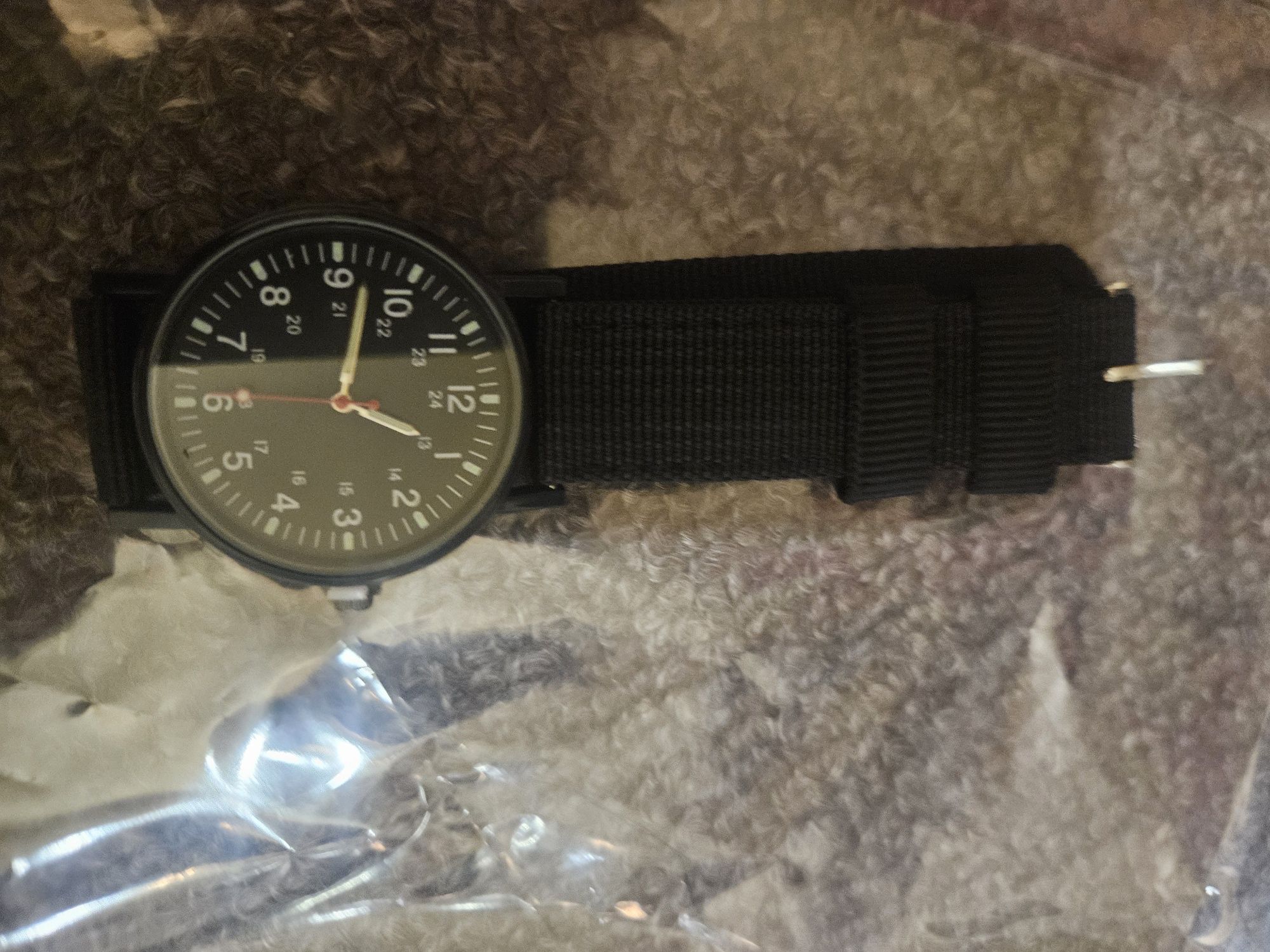 Nowy zegarek militarny w stylu US Army