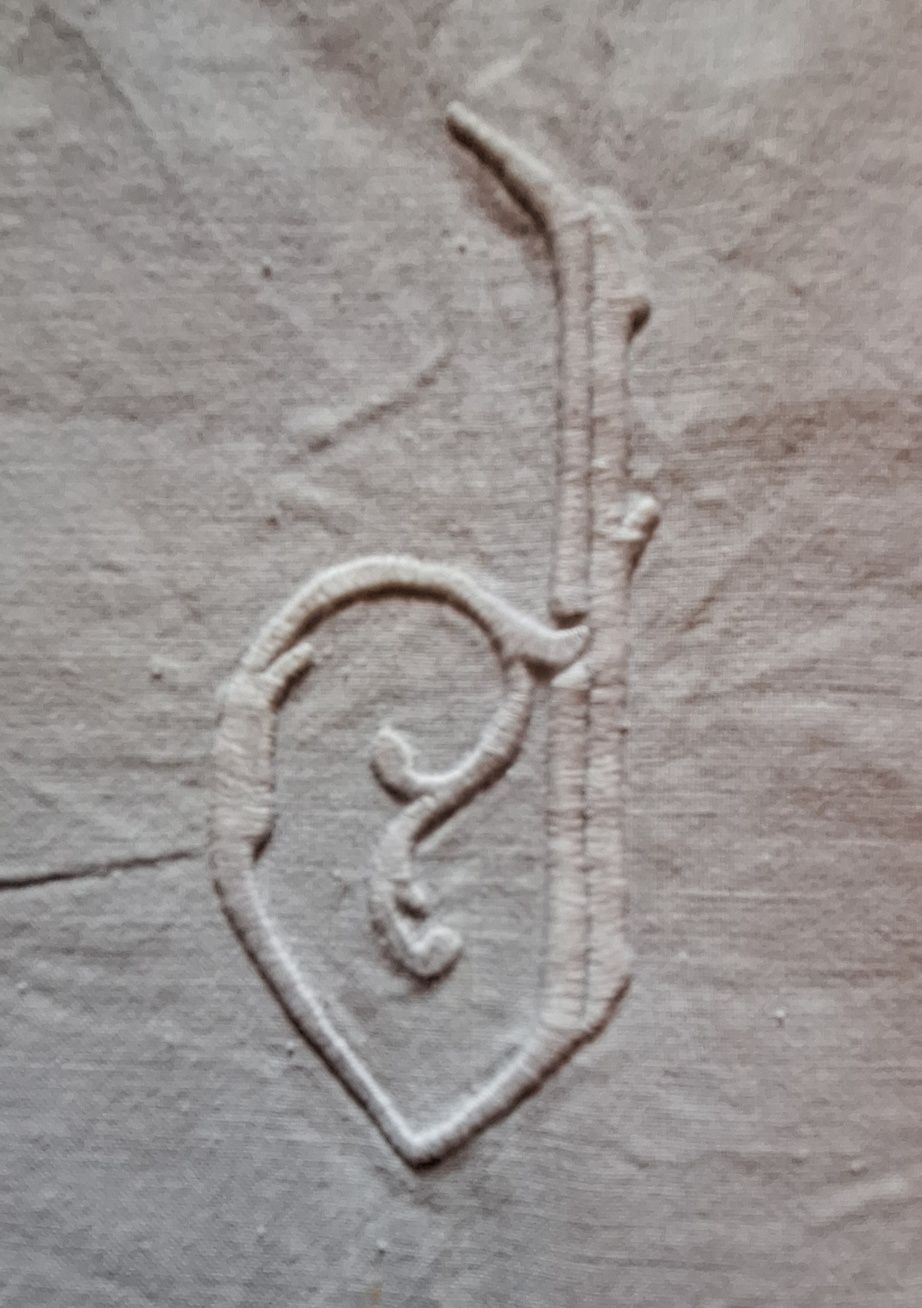 Toalha de lavatório em linho renda e 2 monogramas bordados antiga 1930