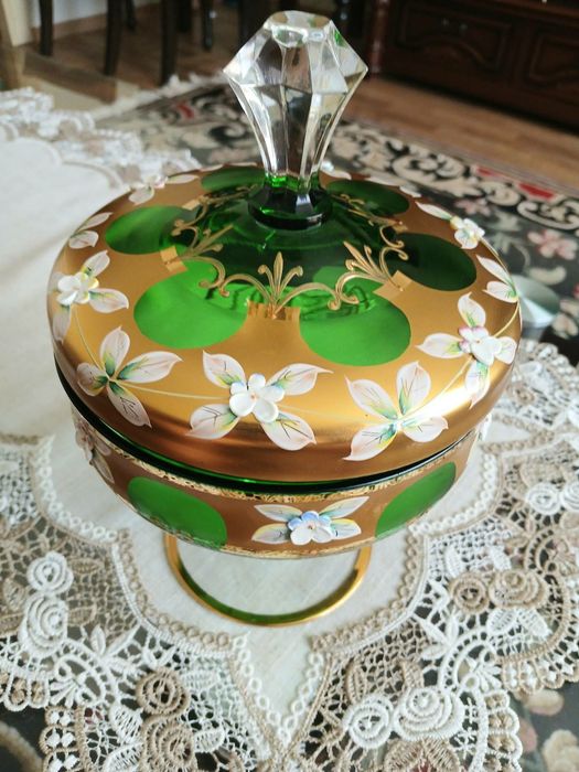 Конфетница смальта, лепка, BOHEMIA , Чехия.