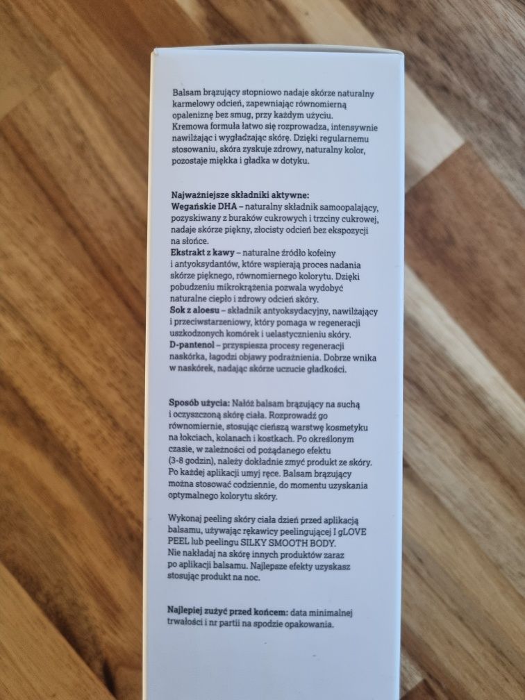 [Veoli Botanica] Wygładzająco-brązujący balsam do ciała