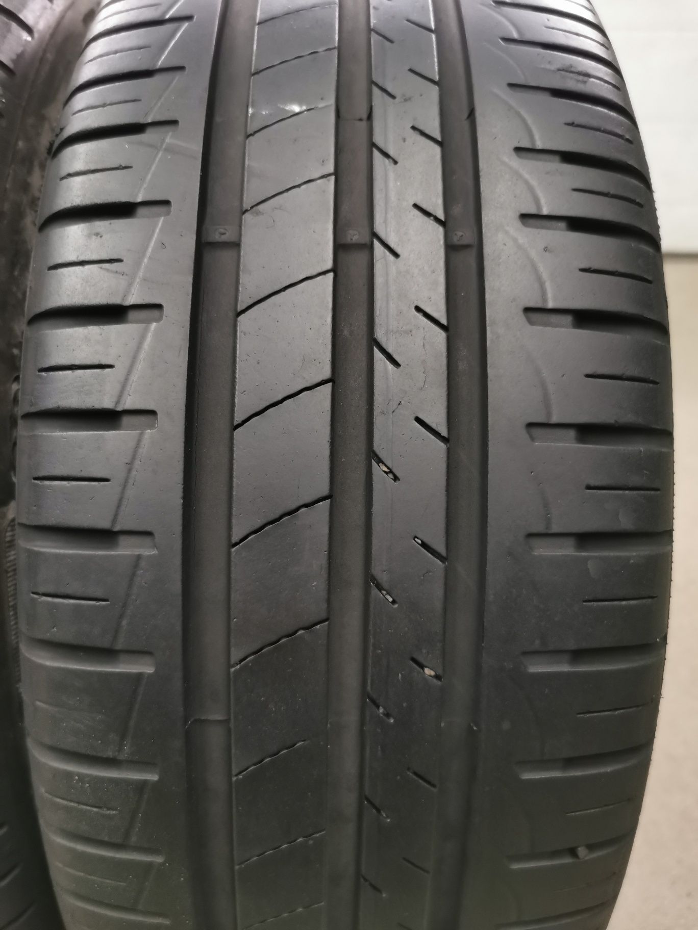 Komplet opon 195/45R16 84V Goodyear EfficientGrip