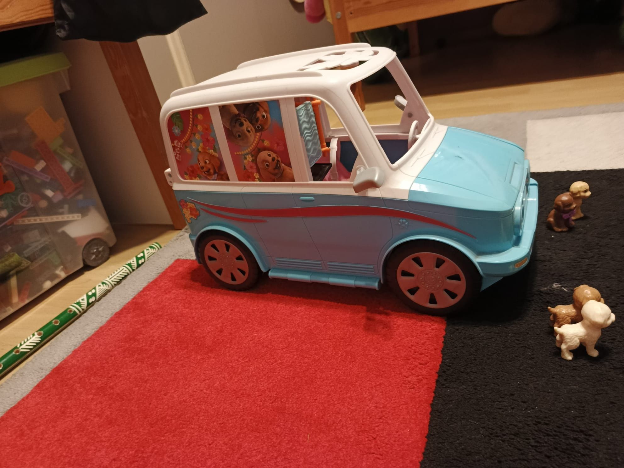 Camper Kamper auto autko Barbie z pieskami