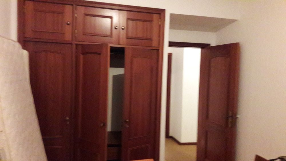 Alugo quarto em Santo António da Caparica
