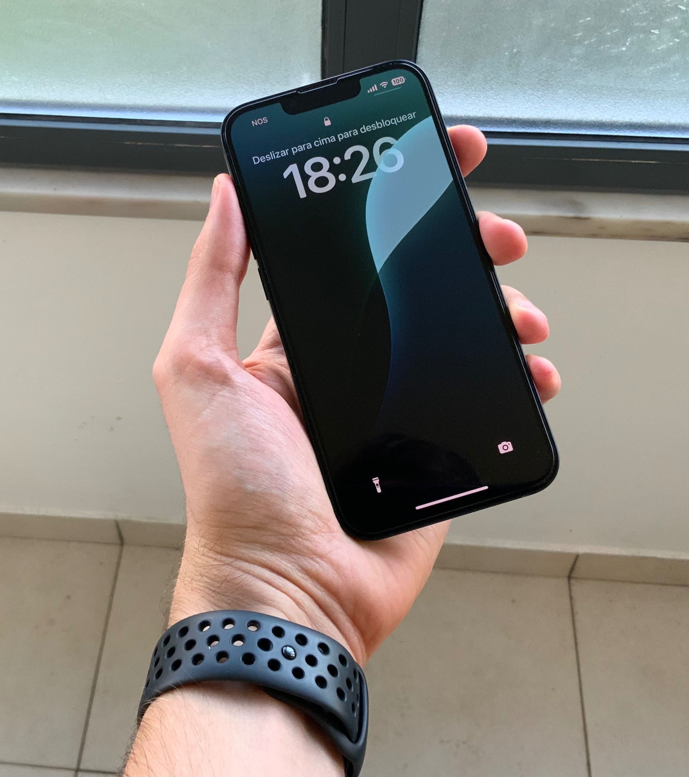 iPhone 13 128gb Midnight + Capas Spigen Novas