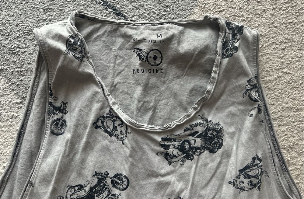 Zestaw 2 koszulki męskie bez rękawów T Shirt rozmiar M Medicine