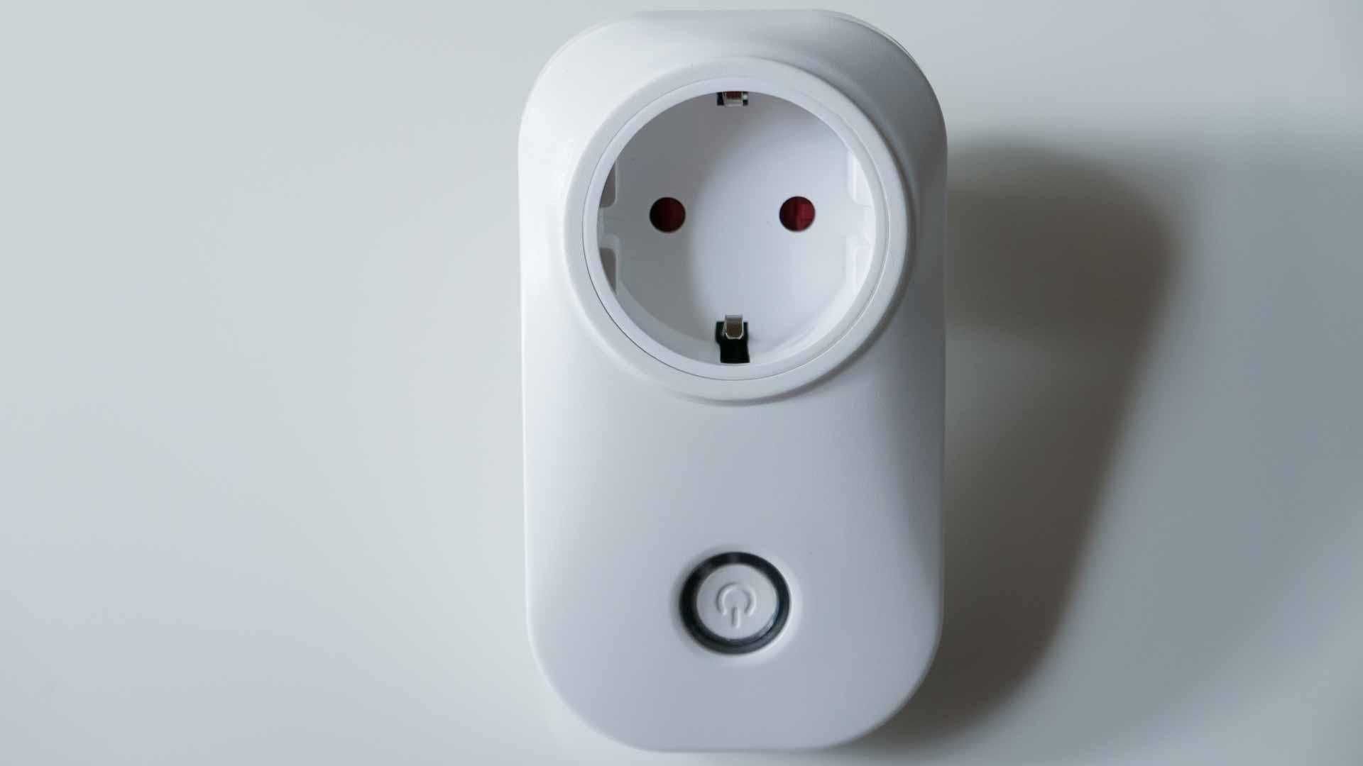 Розумна Wi-Fi розетка Sonoff S20 EU — керуй приладами зі смартфона!