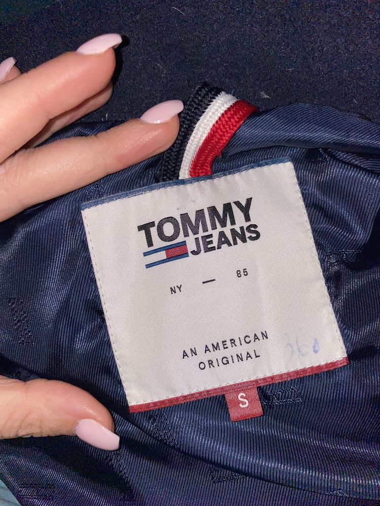 Tommy Hilfiger logowana puchowa kurtka r. S