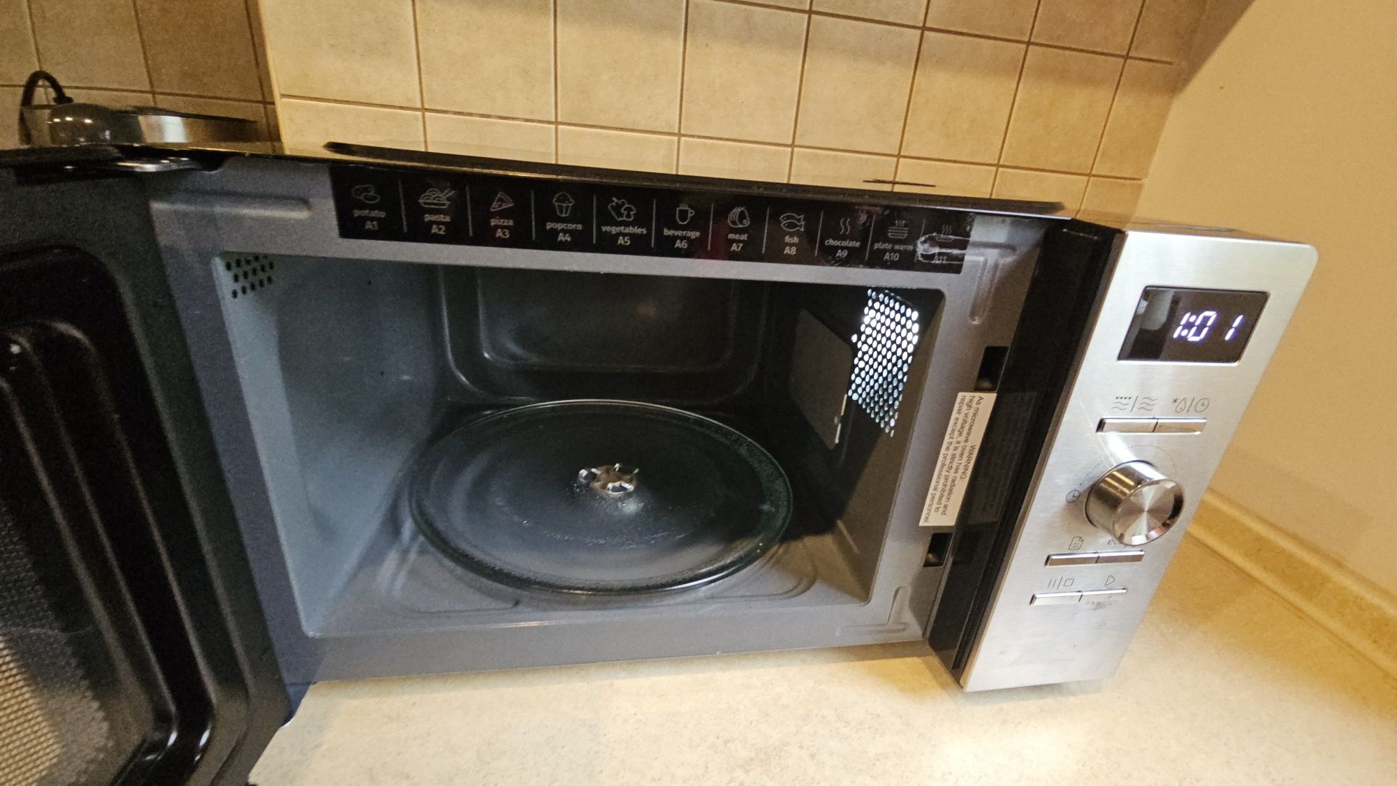 Kuchenka mikrofalowa z grillem GORENJE MO20A4XH Advanced Srebrny