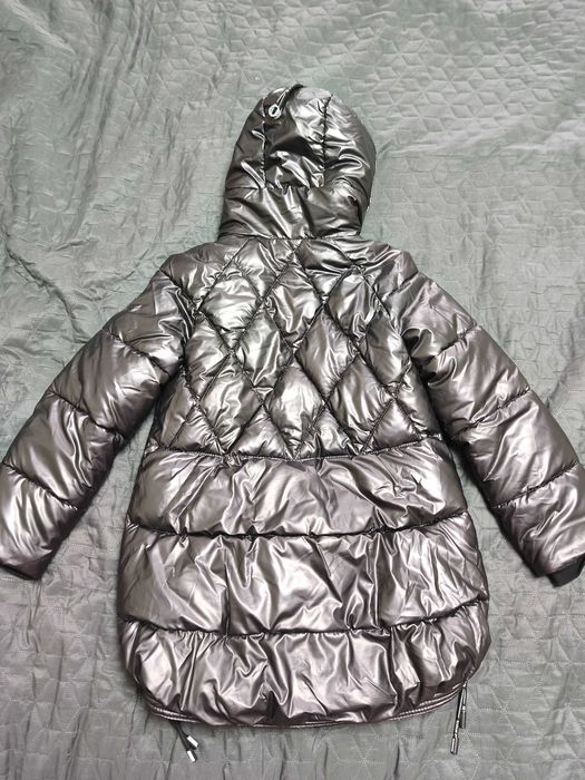 Продам зимову куртку для дівчинки років 10