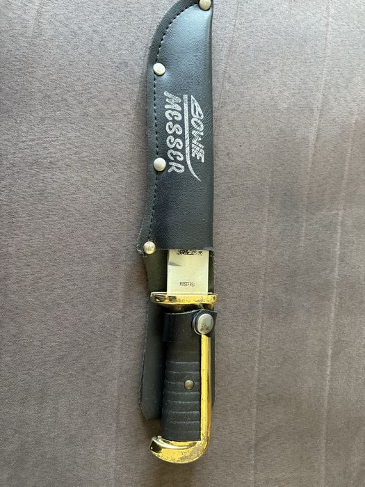 Nóż Rostfrei z pokrowcem