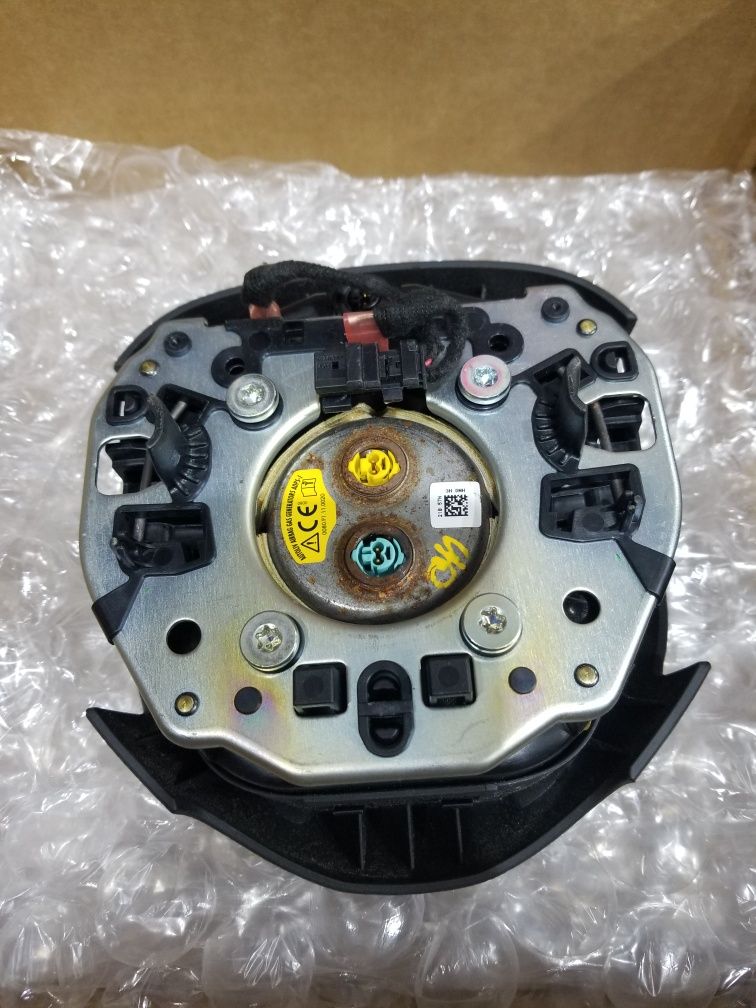 Подушка безпеки Chrysler 200 airbags в руль