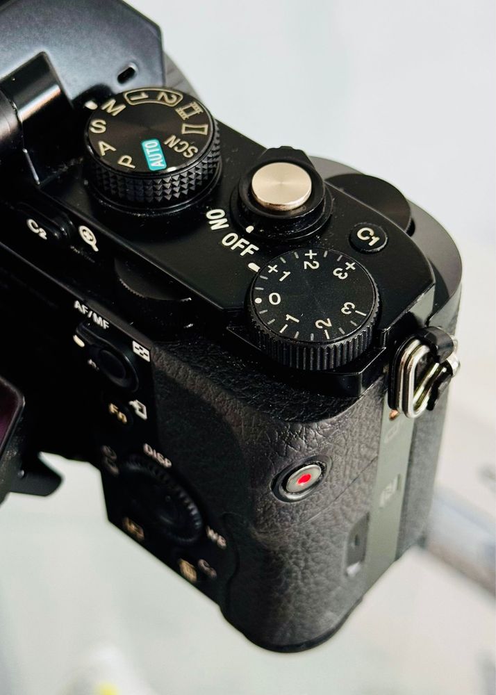 Sony Alpha 7 (A7) - Full Frame Mirrorless