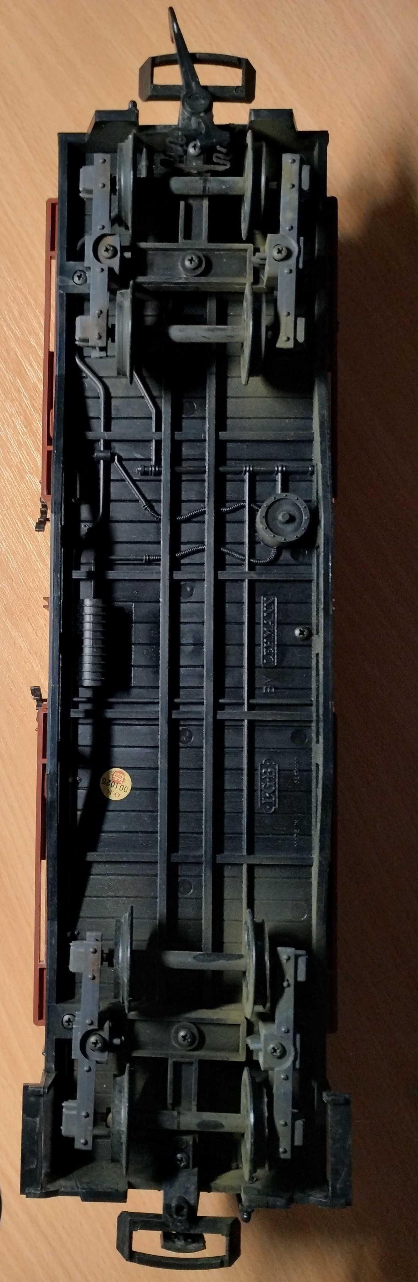 Wagon towarowy kolei wąskotorowej LGB 4063