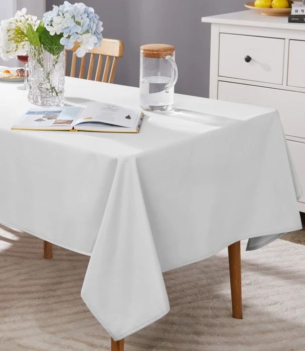 Obrus Deconovo kwadrat 130x130cm wodoodporny, plamoodporny,jasnoszary.