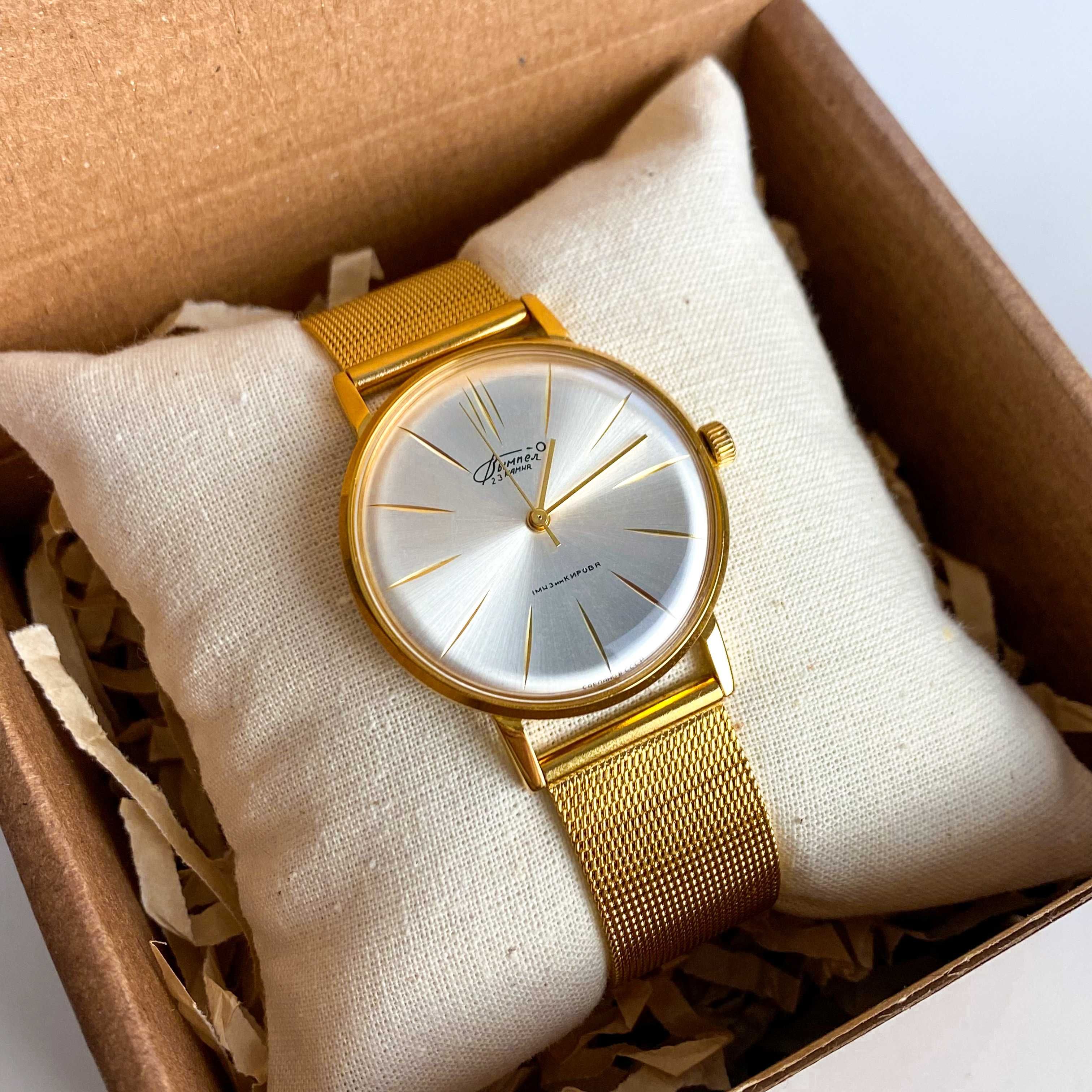 Cienki garniturowy zegarek klasyczny Poljot, zegarek w złotym kolorze