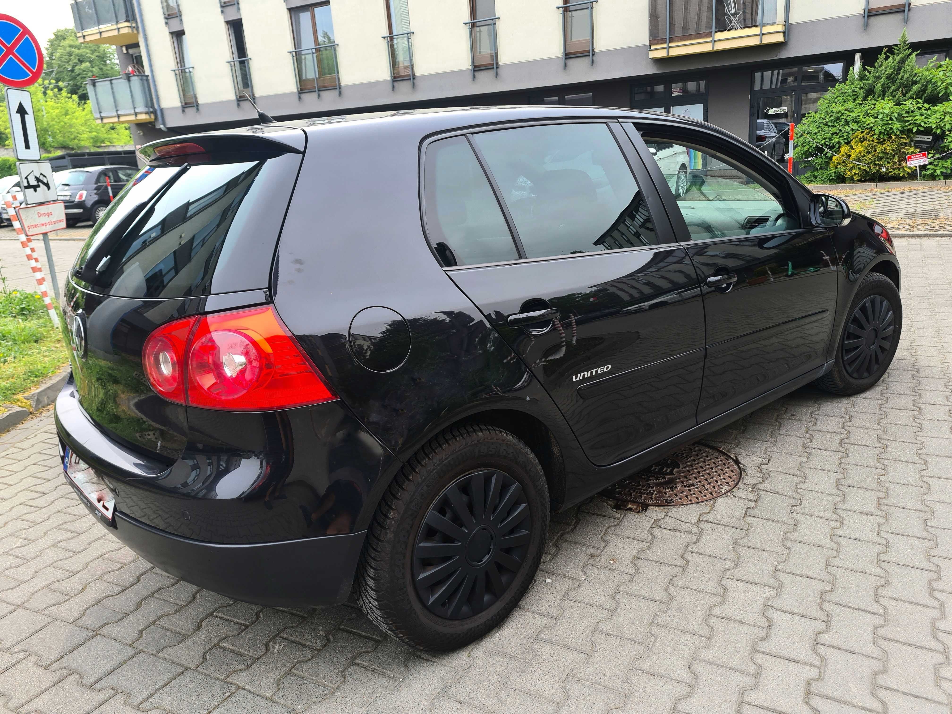 VW Golf.  1,6 ben(MPI). W dobrym stanie