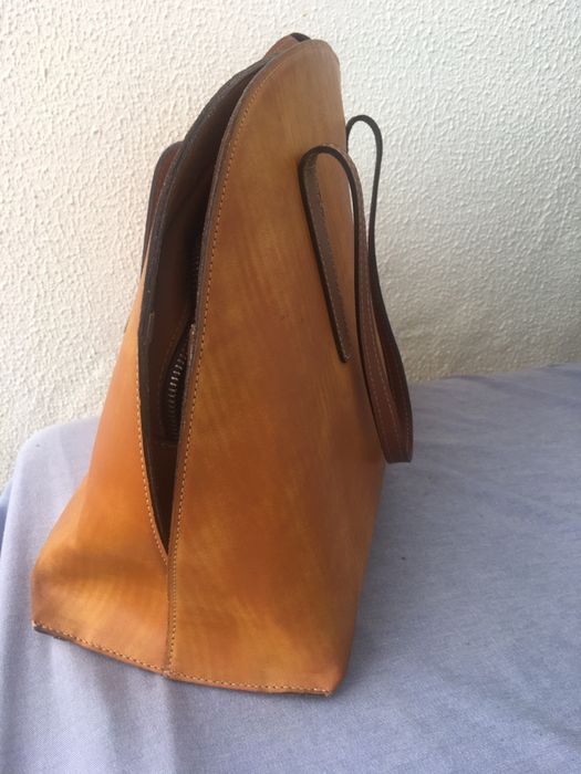 Mala senhora em camel