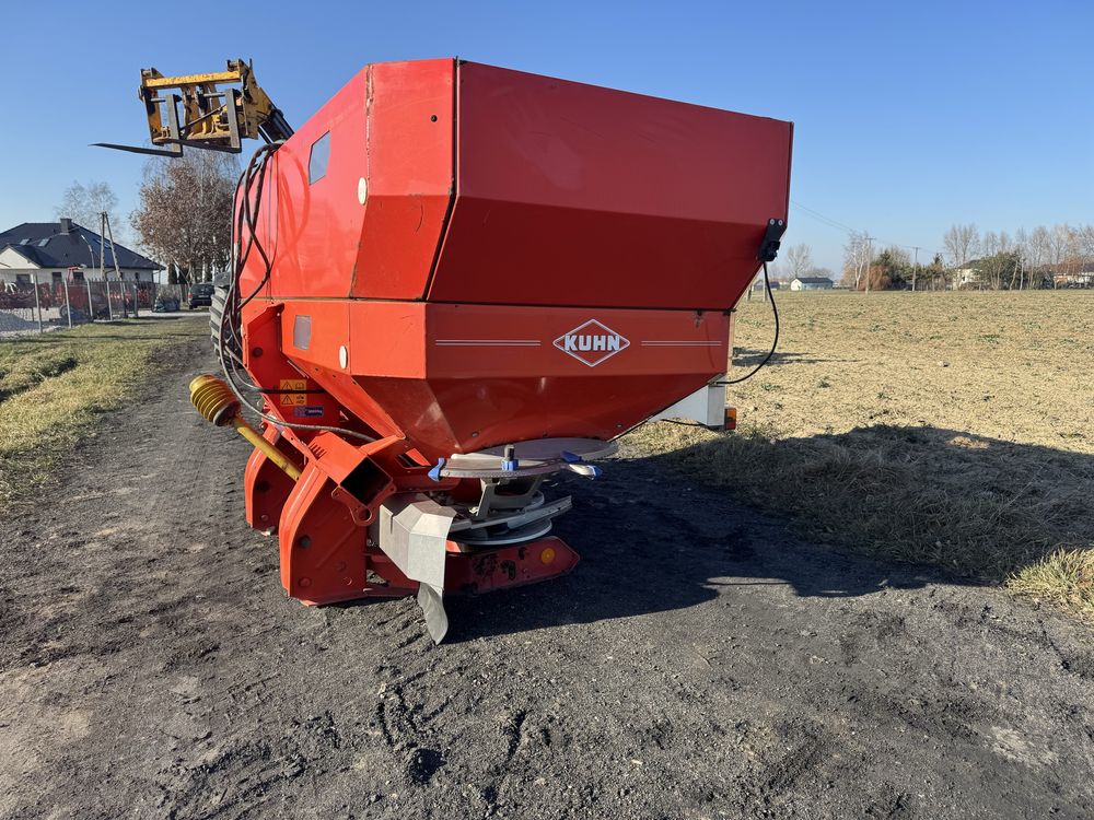 Kuhn axis 30.1 !! 2006 rok Rozsiewacz siekwa sulky amazone