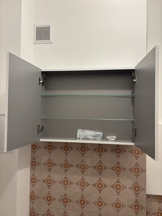 Szafka łazienkowa błyszcząca biała