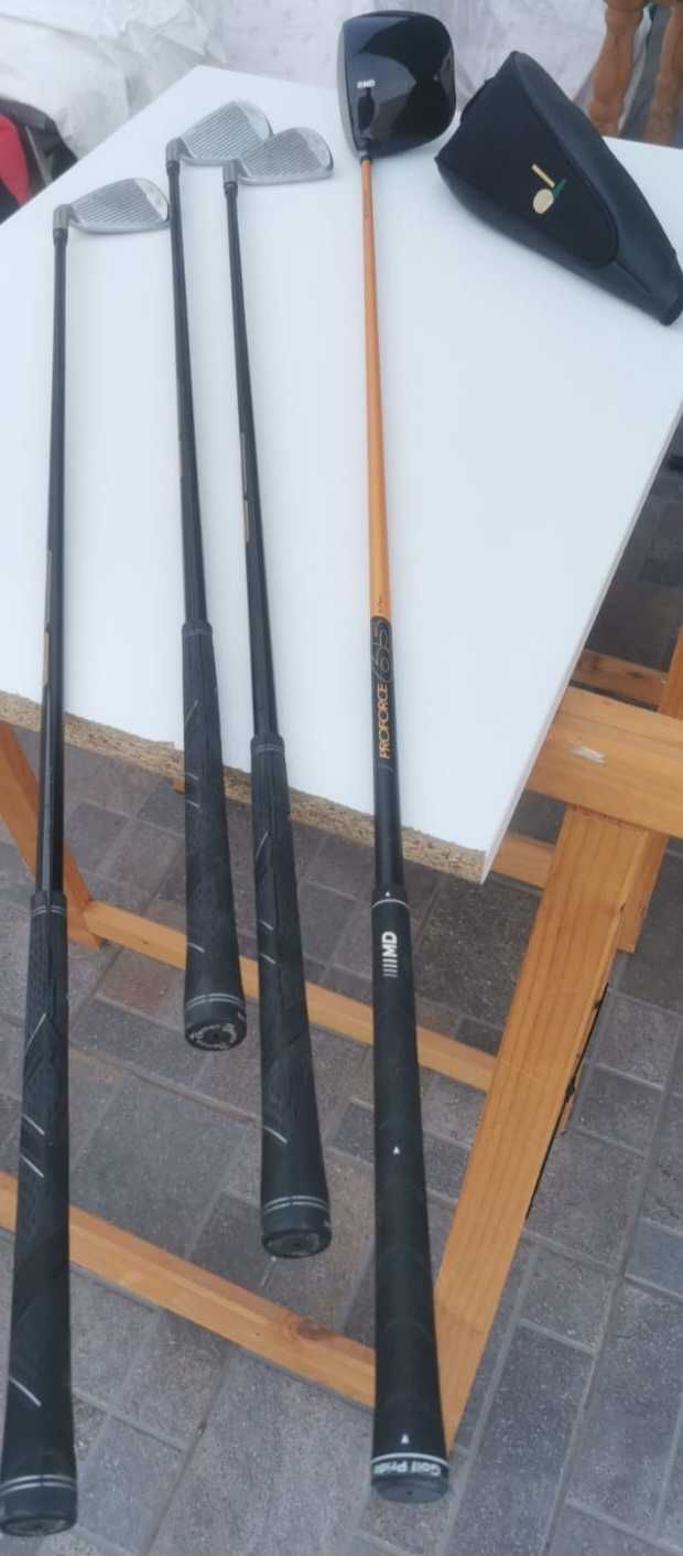 Tacos de golf como novos