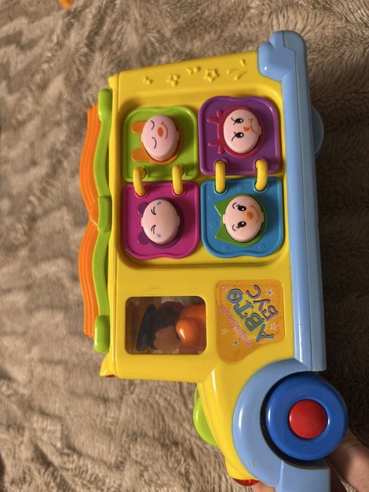 Інтерактивна машинка, шкільний автобус