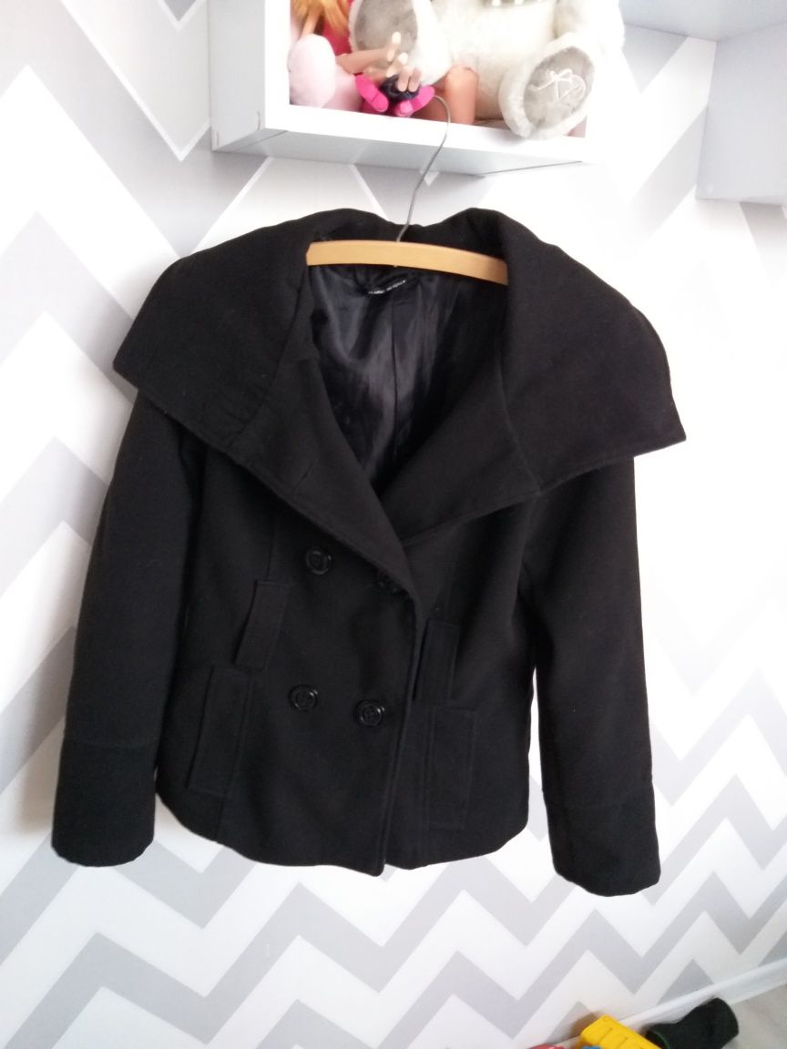 Krótki czarny płaszcz jesienno zimowy kurtka M