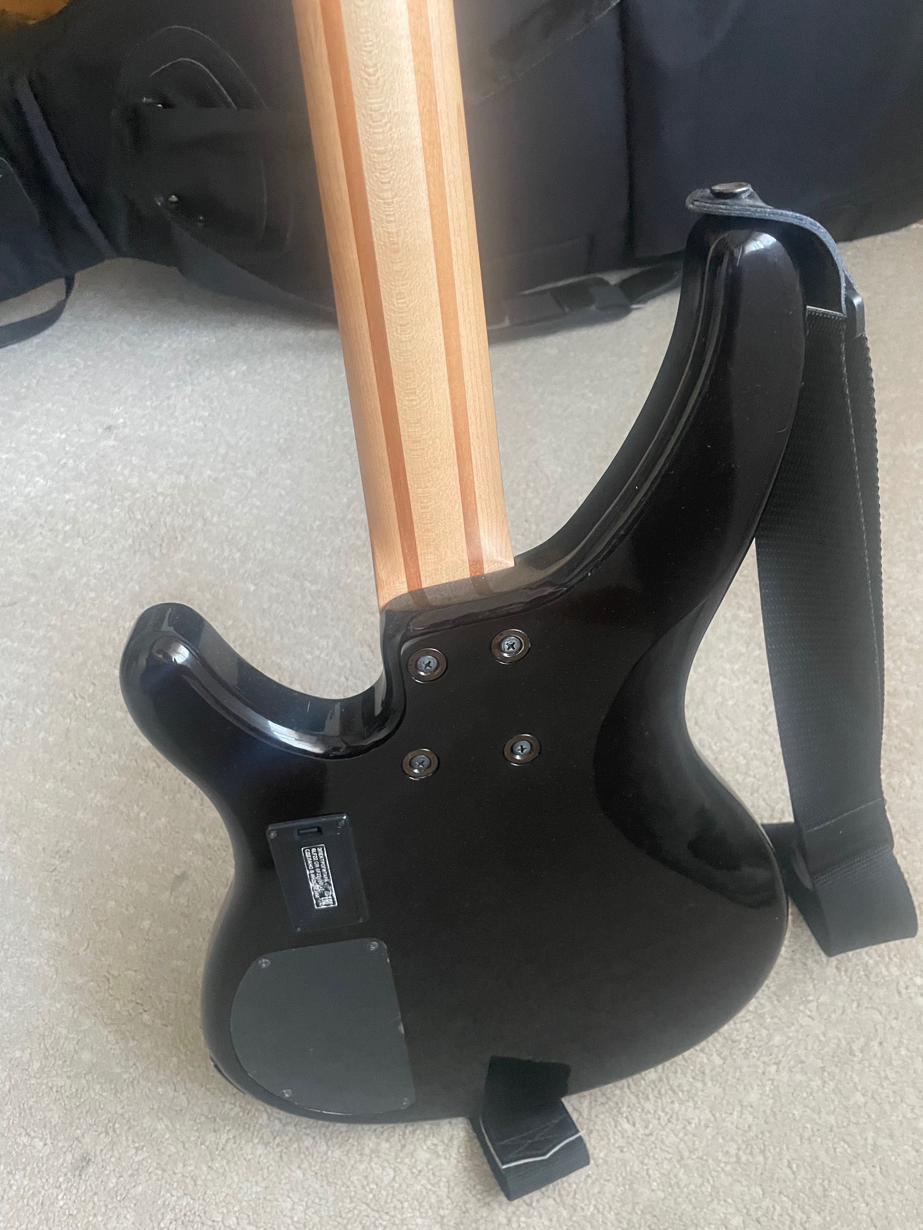 Baixo Yamaha TRBX 304