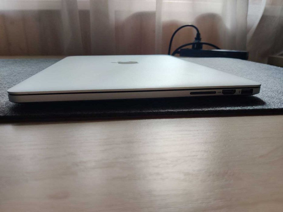 Apple MacBook Pro 15" Core i7 / SSD 256GB / RAM 16GB (Model: A1398)
