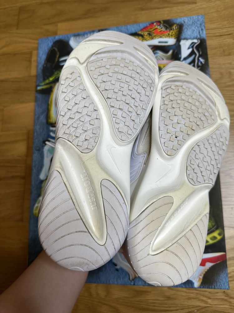 Оригінальні кросівки Nike Zoom 2K  Розмір 42.5 (27 см по устільці)