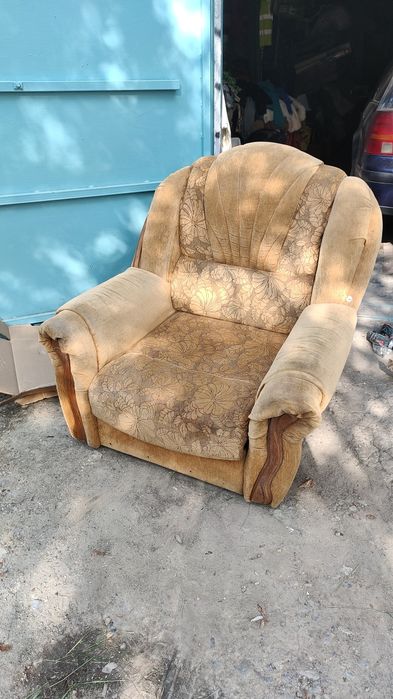 Продам розкладне крісло