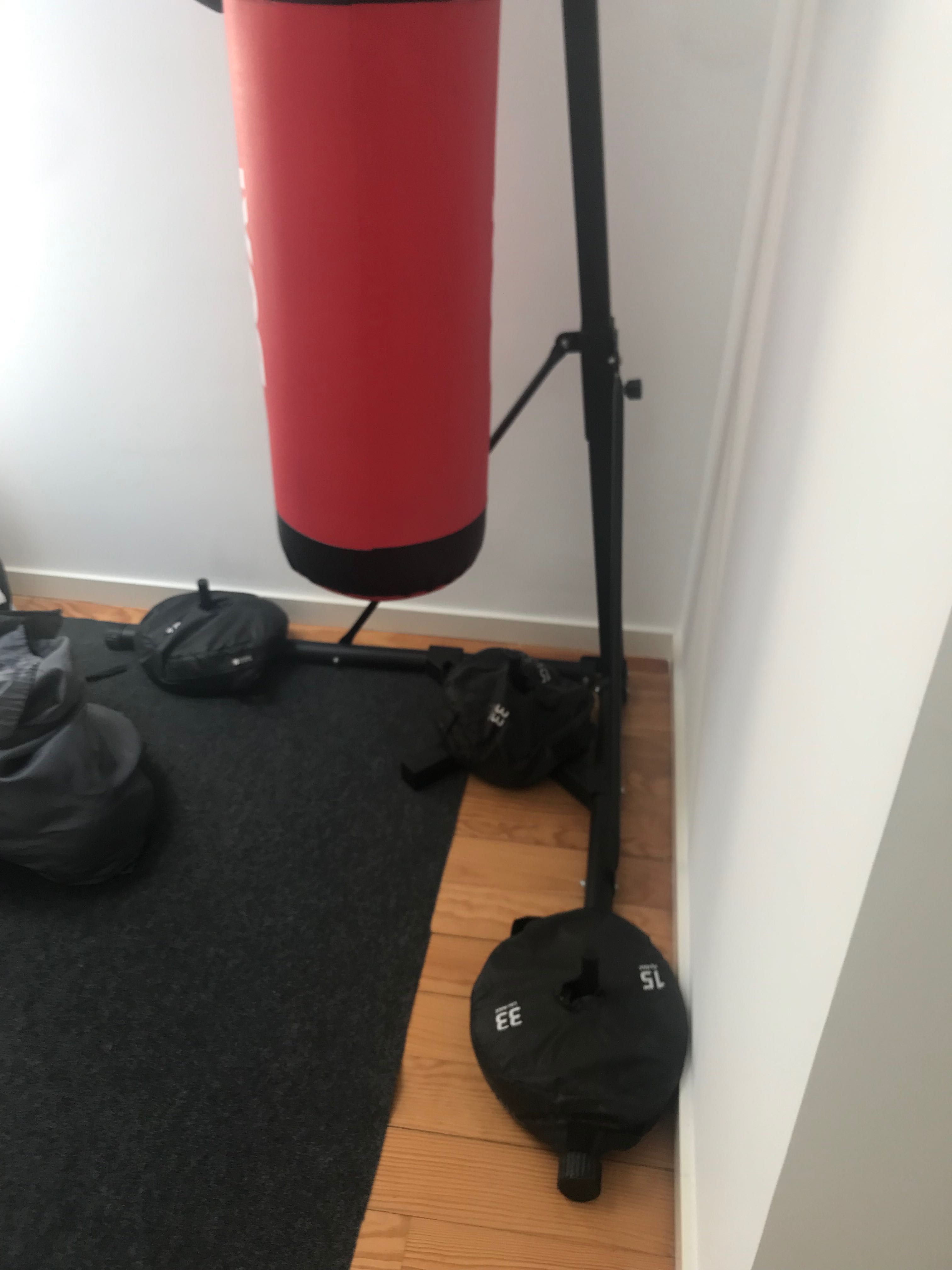 Conjunto de saco e suporte de boxe