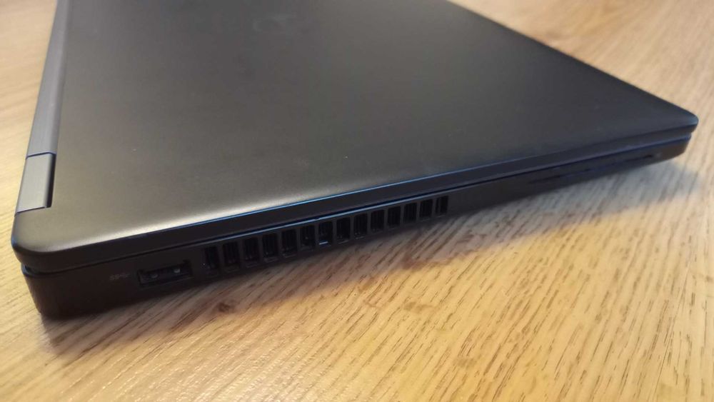 Laptop Dell Latitude E5470 i5-6300U/14" FHD/16GB RAM/240GB SSD +stacja