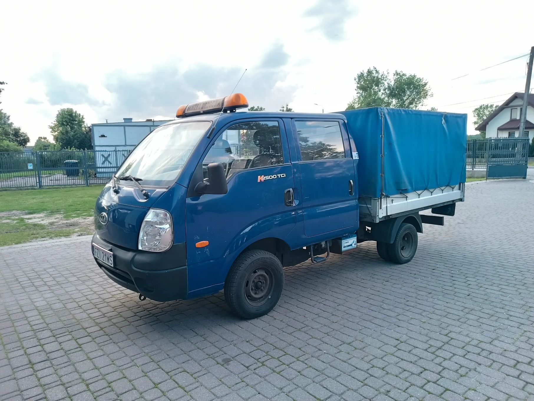 Kia K2500  Salon Polska, 6 osobowy, plandeka, skrzynia, doka, belka świetlna, hak