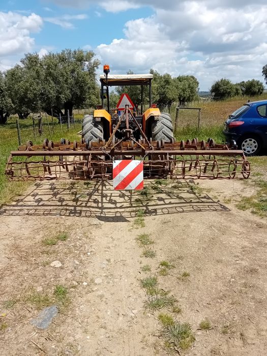 Vibrocultor  com rolo