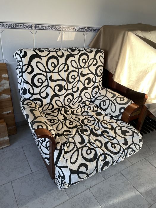 Cadeirao preto e branco