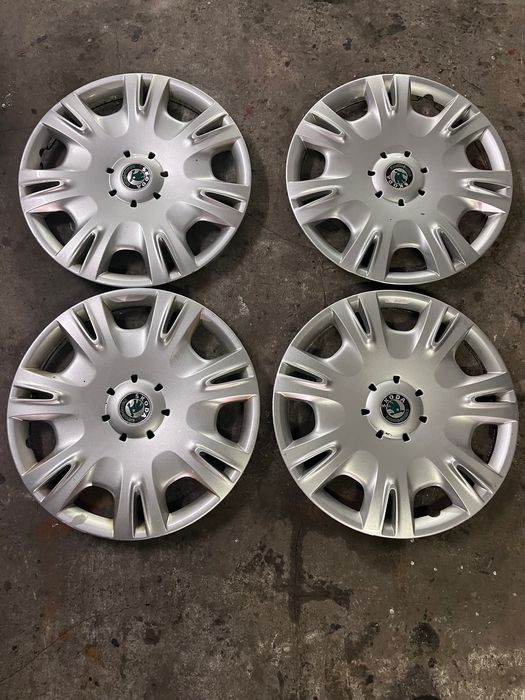 Skoda kołpaki Oryginalne Stand BDB rozmiar 15