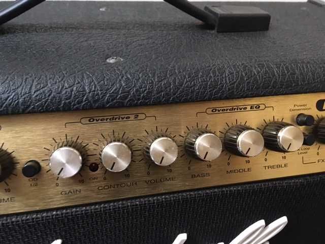 Amplificador de guitarra Marshall 100W Made in England valvulado