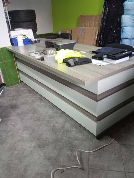 Duże biurko z lacobelem 270x100cm, 2 kontenerki z 4 szufladami