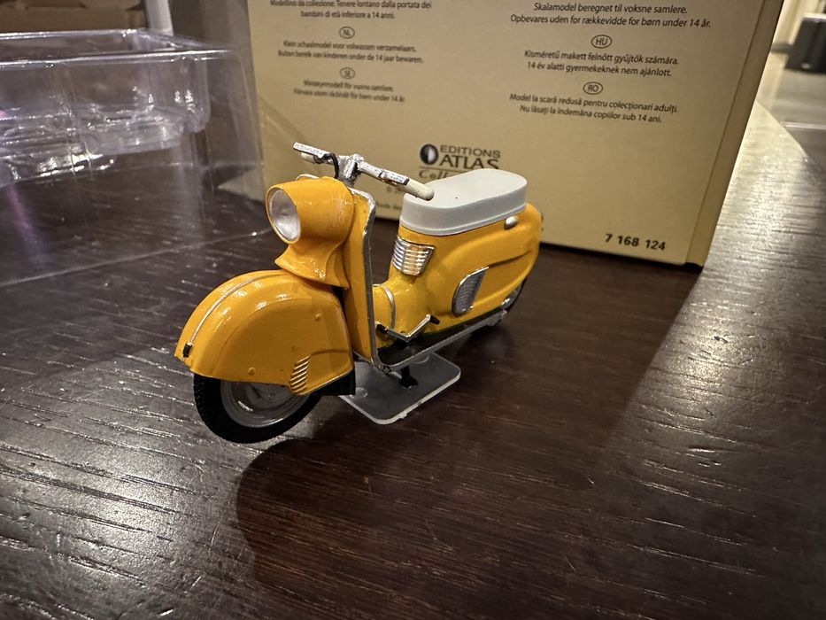 Model motocykla WFM OSA   1:24 skala