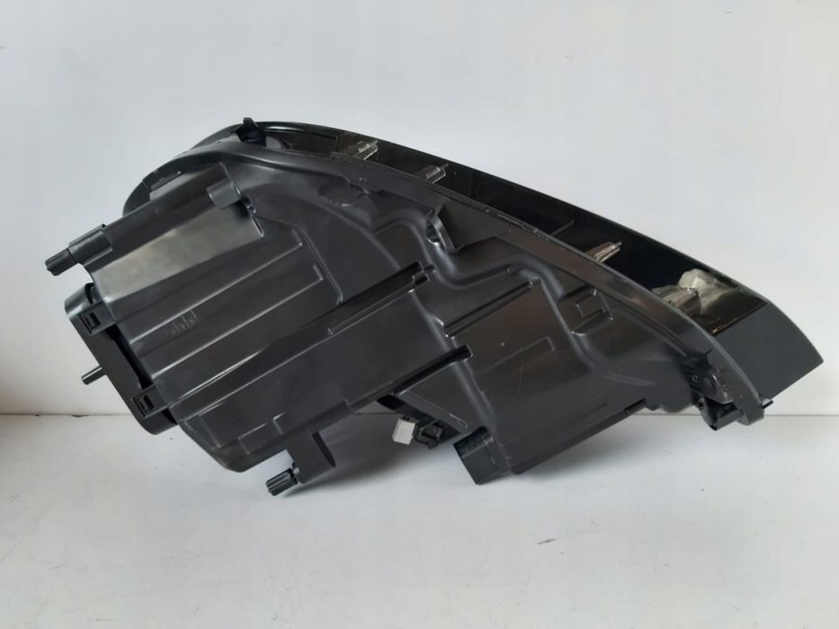 Volkswagen touareg 7P lampa przednia xenon R 12678