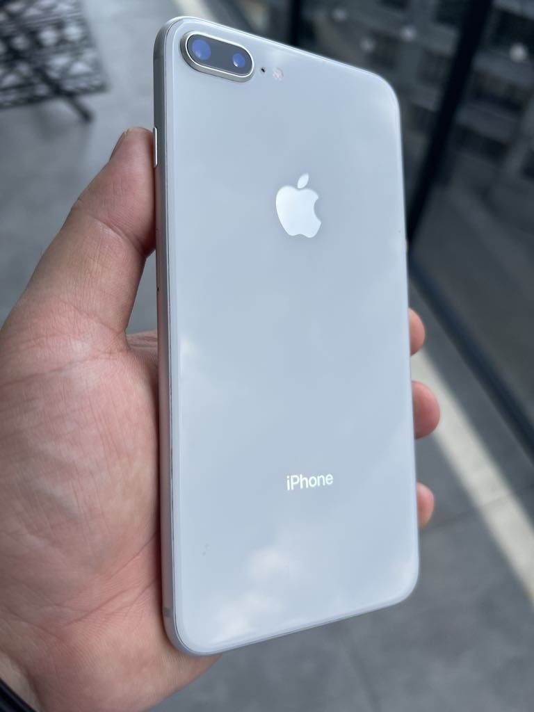 Jak Nowy iPhone 8 Plus Silver - kompletny zestaw