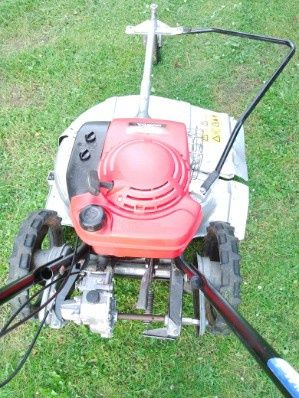 Kosiarka karczownica Honda um 616