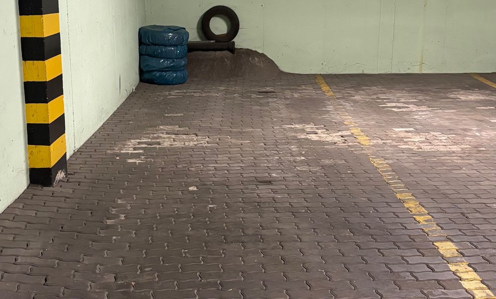 Miejsce garażowe miejsce parkingowe miejsce postojowe Kabaty Ursynów