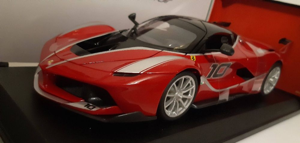 1/18 Ferrari FXX #10 - Burago R&P