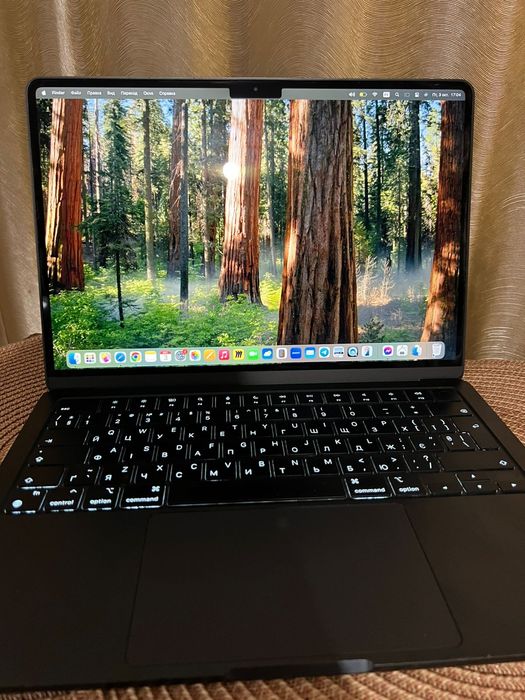 MacBook Air 13.6” M2  • Midnight