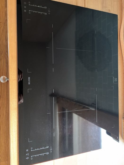 Plyta indukcyjna Electrolux  71cm/ 52cm