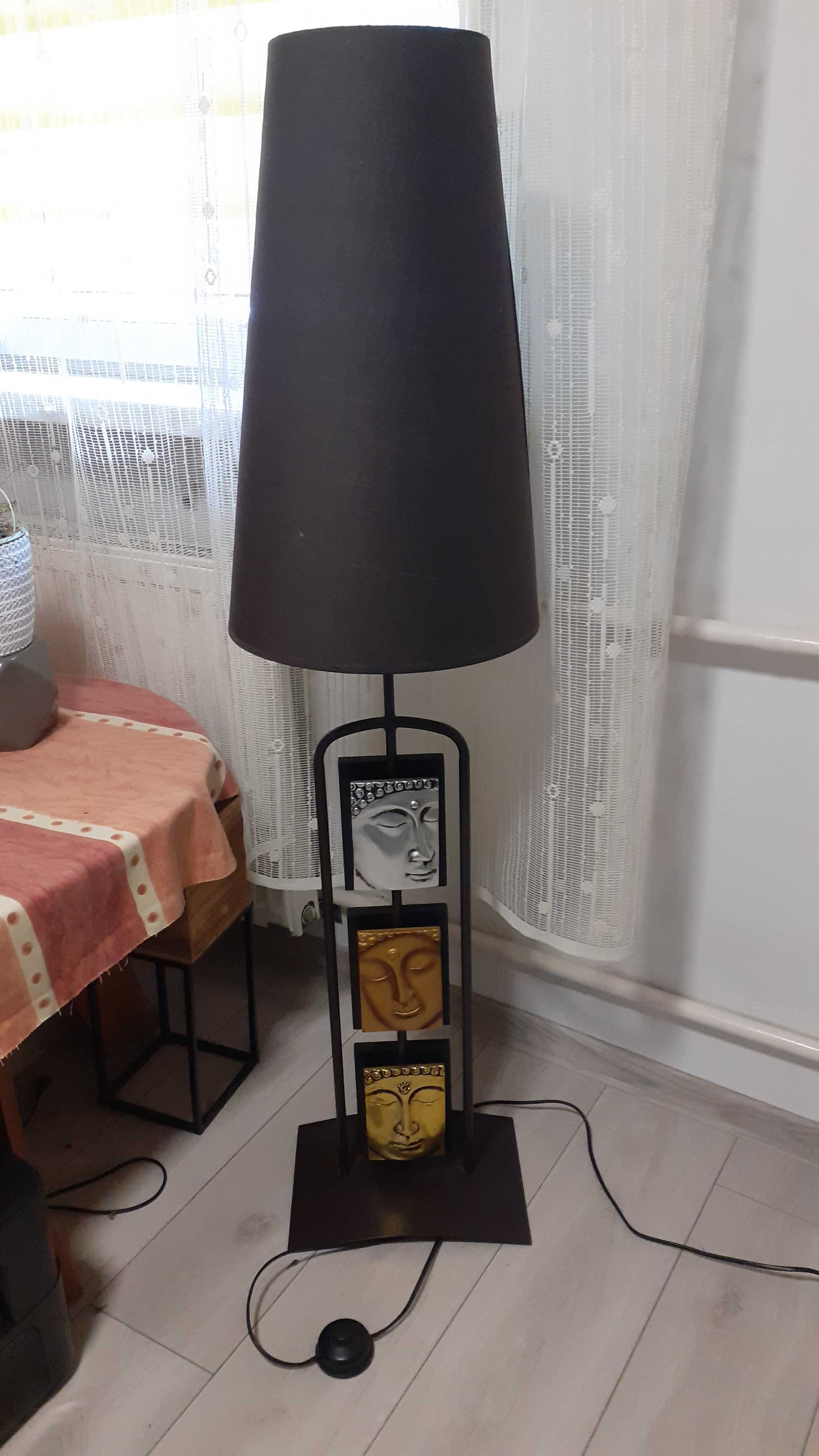 Oryginalna lampa stojąca
